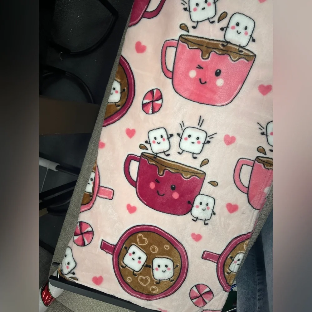 Betsey Johnson Pink Hot Cocoa & Marshmallows Kawaii Plush Throw blanket NWT